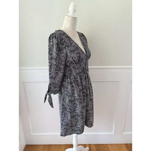 Gilli Stitch Fix Black & White Floral V-Neck Dress Tie Sleeves Stretch Waist S E - Picture 3 of 5